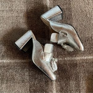 Tony Bianco Caya mules 7.5